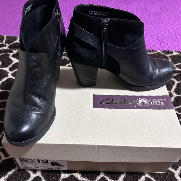 Clark’s Mission Parker Black Booties 8M/39M - Picture 2 of 2